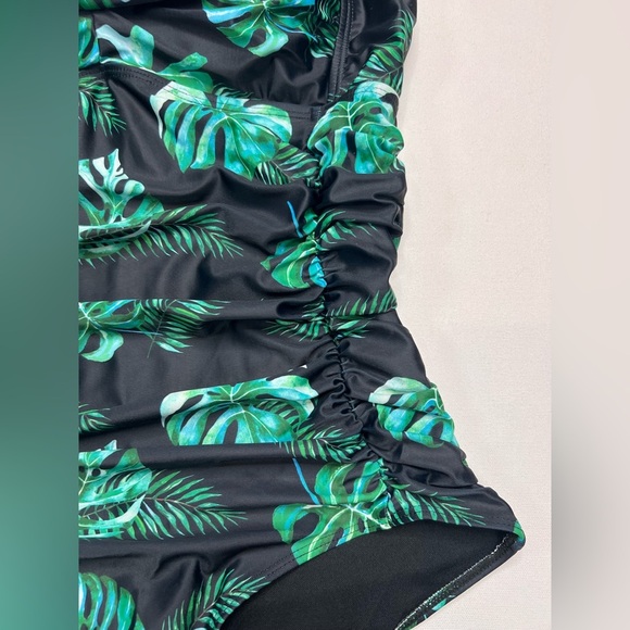 Yonique Plus swimsuit size 18W ruched halter neck tummy control tropical beach - Picture 3 of 11